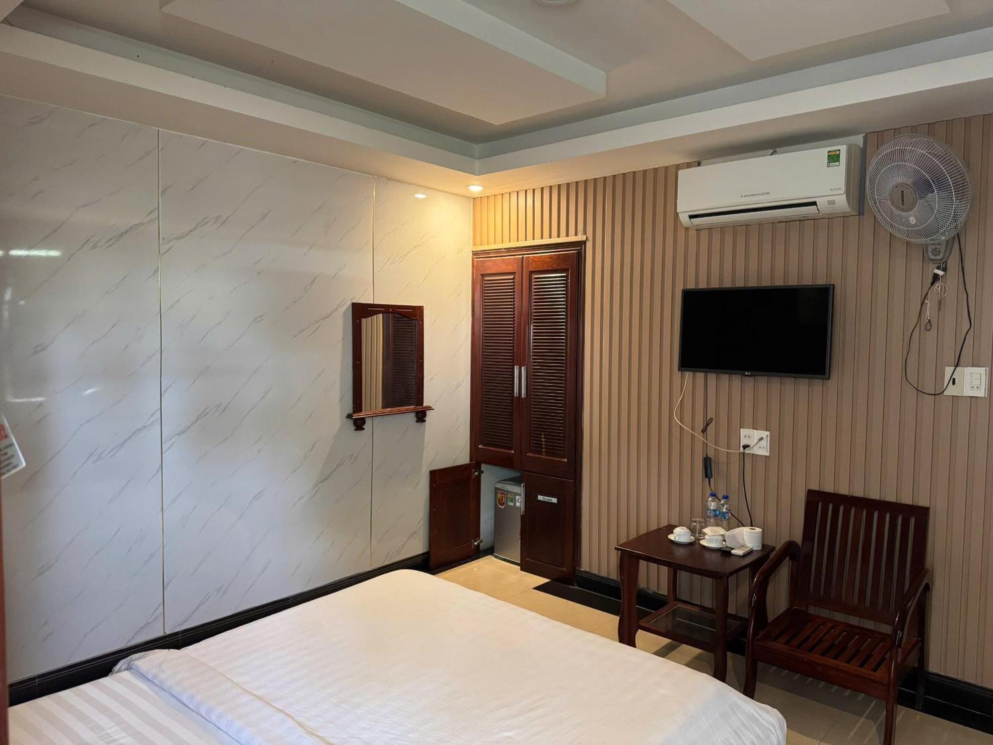Thanh Thu 1 Hotel Kon Tum Buitenkant foto